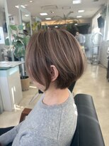 フォルテ 榛原パームス店 大人ガーリーダークアッシュ似合わせカットミディアムレイヤー