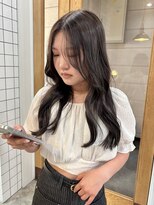 スート(suit.)&nbsp;ワンカラーでできる透明感グレージュ
