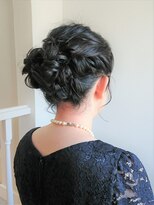 ルロン(Le rond)&nbsp;黒髪でも華やかな高めアップ