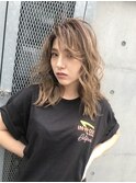 ハイベージュ×カジュアルウェーブ