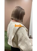 アゴライン外巻きボブ
