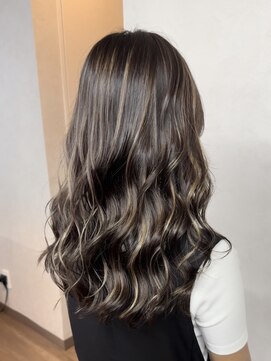 ヴィフ 大船(VIF) レイヤーカットくびれヘアカットハイライトカラーケアブリーチ