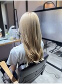 輝く美髪！ホワイトブロンドカラー