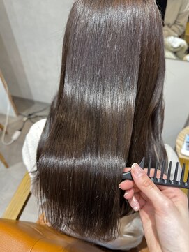 リタ(Lita.) グレージュカラー　透明感　寒色