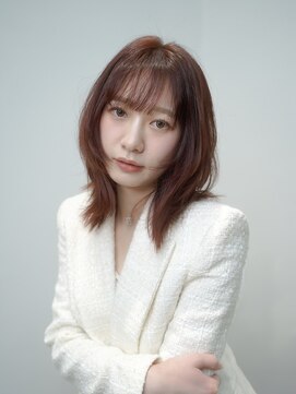 アルティファータ(artifata) ミディアムレイヤー 顔まわり ウルフ 暖色カラー