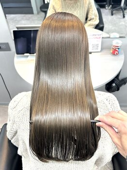 アクロ 梅田店(ACRO)の写真/【梅田/東梅田すぐ】あなたの髪に寄り添う高品質でやさしい縮毛矯正◆艶々ストレートを体験してください！