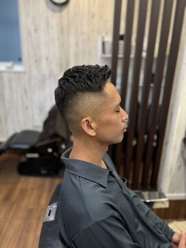 ライズヘアー(RISE HAIR) スキンフェード＋アイロンパーマ