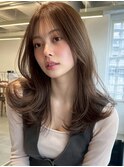 外はね/ロングレイヤー/前髪あり/くびれヘア/オリーブベージュ