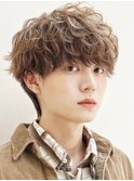 波巻きパーマツイストスパイラルパーマツーブロックメンズ黒髪