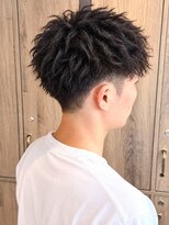ナフィ バイ エイム 町田店(Nafie by eim) 無造作ツーブロックショートで魅せる!束感際立つツイストパーマ