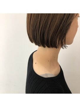 カウチ 板橋本町店(kauti) パツっと切りっぱなしボブ