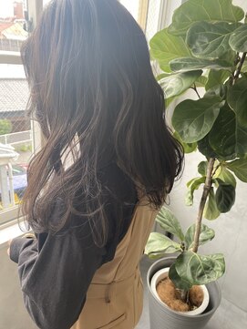 ティティ(TiTi) 血色グレージュカラー[TiTi_福田りの]