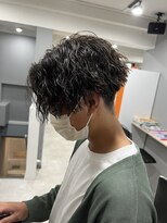 エモー(MoH) 前下がりセンターパートツイストスパイラル