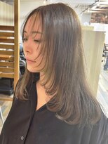 ラヴィエール(LAVIERE by R-EVOLUT)&nbsp;ハッシュカットミディアムレイヤーオリーブグレー　グレージュ柏