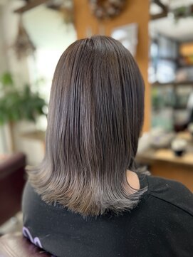 髪切処ICHI(カミキリドコロイチ) シルバーグレージュ