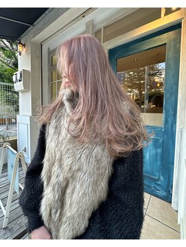 ムジーク(Musiiik) フリンジレイヤーとケアブリーチで艶と透明感のベージュカラー