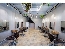 ラボアン 梅田店(lab.em.)の雰囲気（シンプルなアットホーム空間/縮毛矯正/レイヤーカット/髪質改善）