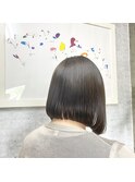 切りっぱなし艶ボブ