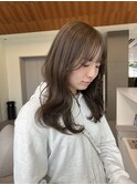 オリーブベージュ/透明感カラー/レイヤーカット/くびれミディ
