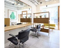ビーヘア 新富町(bee hair)の雰囲気（セットスペース）