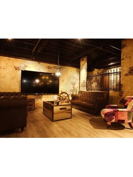 【HPB AWARD 2017~2025 9年連続 BEST SALON SILVER Prize受賞】[オーガニックハーブカラー+カット\6000]