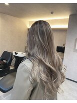 カロ(Caro)&nbsp;バレイヤージュ/ホワイトグレージュ