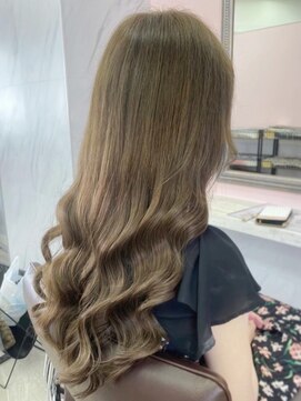 プレス(PREss) 独自のエクステ技術で自然な仕上がり！