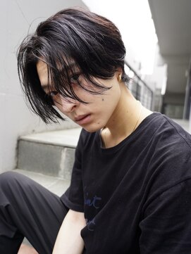 フィフスジングウマエ 原宿(fifth JINGUMAE) ナチュラル束感で魅せるセンターパート