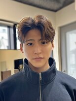 メラク(Merak)&nbsp;ナチュラルフェザーパーマ/韓国風センターパート/カルマパーマ