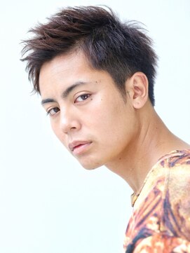 ラフ七三刈り上げショート