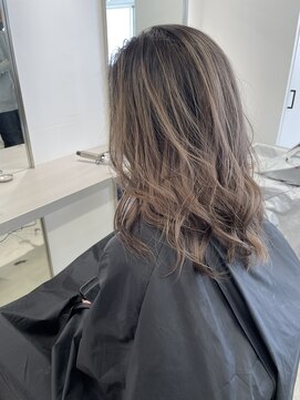 エイト 神戸三宮店(EIGHT) 【外国人風】プリンが気にならないバレイヤージュ♪