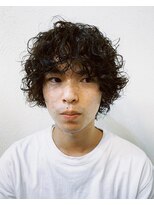 キュー(Cue_)&nbsp;スパイラルカーリーパーマのメンズウルフスタイル　2【影山】