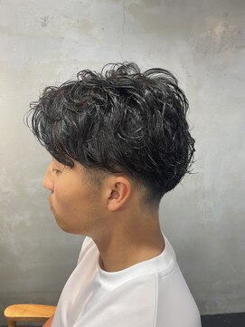 エルマノ 仙川(L mano) メンズパーマブリーチフェードツーブロックスパイラルパーマ