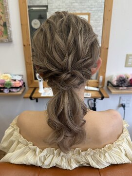 ヘアメイク ゼロサンヨンゴ(Hair Make 0345) ゆるふわルーズポニー