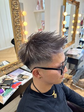 コワファースト  させぼ五番街店(COIFF1RST) フェード×シルバーグレー☆