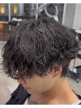 オーバル ジングウマエ(OVARL jingumae) 重めシャドウ