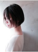 上品で繊細な動きの大人ボブ