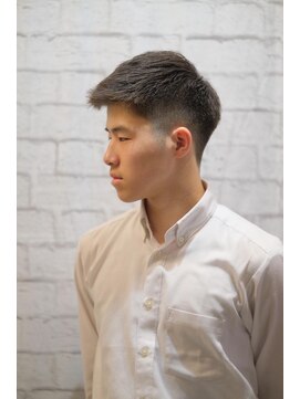 グレイスフル バーバープラチナム 六本木店(Graceful Barber platinum) 爽やかアップバングショート