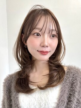 アビー(ABBEY3) ミディアムレイヤーカットハッシュカットハイレイヤー髪質改善