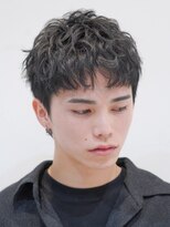 バイフィフス 原宿/表参道(by fifth)&nbsp;緩め波巻きスパイラルパーマシャドウパーマメンズセンターパート