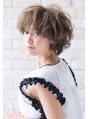 クセ毛を活かしたショートボブ