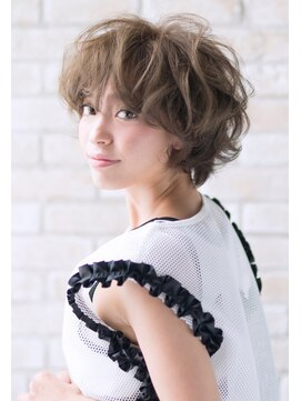 ボニークチュール(BONNY COUTURE) クセ毛を活かしたショートボブ