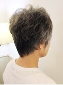 大人世代の襟足すっきりメリハリのあるマダムショート