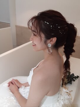 ブラウ ネイル パーティー(Blau Nail Party) ポニーテールアレンジ