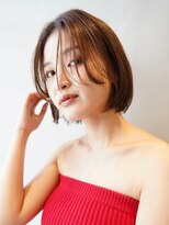 顔まわりレイヤーミニボブ切りっぱなしワイドバング