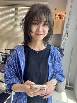 ワール(whirl.) 大人のマッシュウルフシアーカラーセミディグレージュ