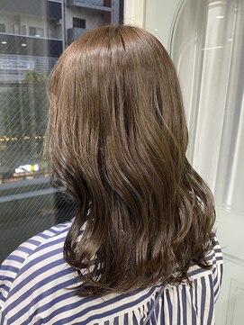 ザザ 高田馬場(ZA/ZA) ミディアムレイヤー×オリーブカラー