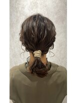ノエ(Noe) ボブの大人っぽローポニー