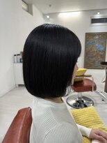 サロンドクオリア(Salon de Qualia)&nbsp;ショートボブ/切りっぱなしボブ/艶髪ストレート