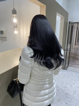 『美髪縮毛矯正』上品なウェーブ巻きロング×ネイビーブラック